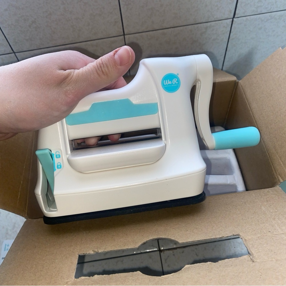We R Memory Keepers Mini Evolution Machine NEW OPEN BOX - Picture 8 of 8